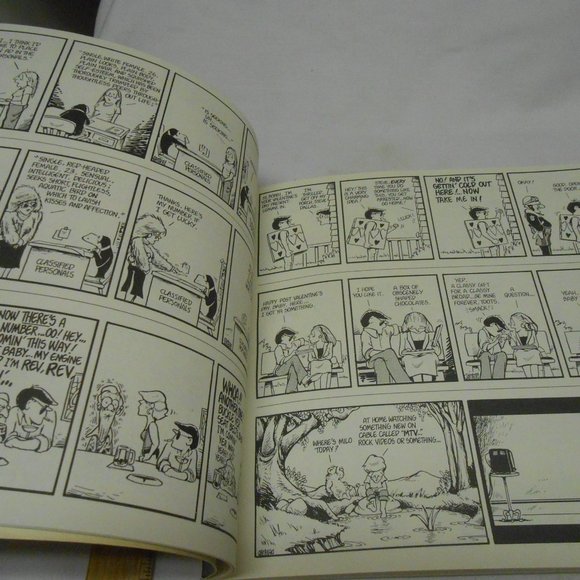 Toons For Out Times Bloom County by Berke Breathed vintage Book 1st edition 📘 - Picture 5 of 10